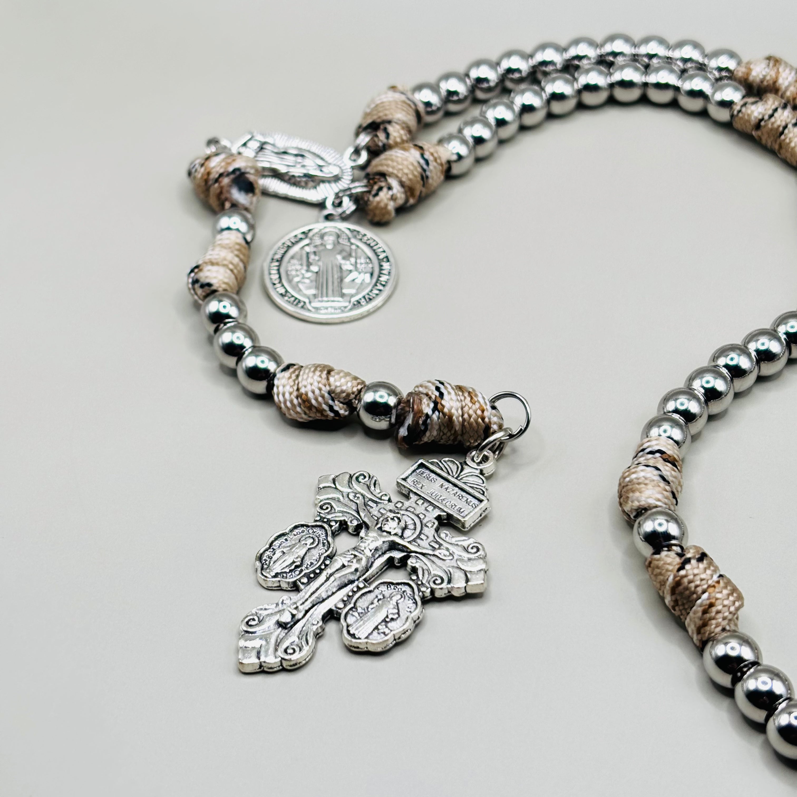 Rozenkrans “Pater Deserti” – Stilte & Strijd